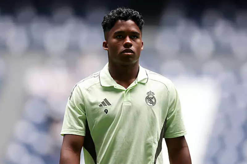 مارسيليا يتطلع لضم إندريك من صفوف ريال مدريد