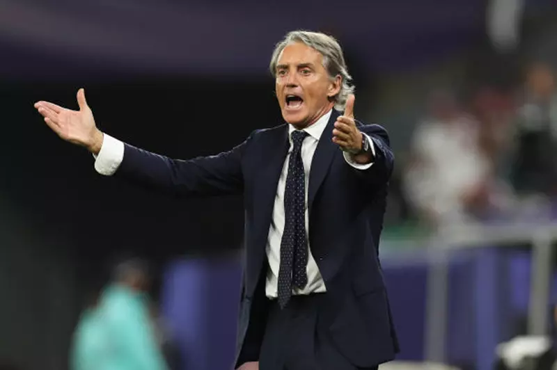 مانشيني في سباق تدريب مانشستر يونايتد: خيارات جديدة تستقطب الأنظار